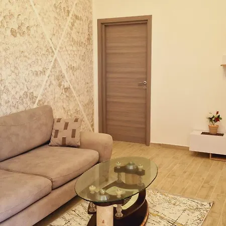 Miri's * Vlorë